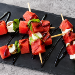 Melone-Feta Spieße – das 5-Minuten-Fingerfood, das die Kids selbst zubereiten können