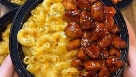 Gesunde, proteinreiche Mahlzeiten für Teenager als treibstoffreiche Ernährung.