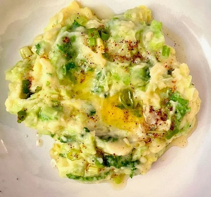 Traditionelles irisches Colcannon-Gericht mit Kartoffeln und Kohl.
