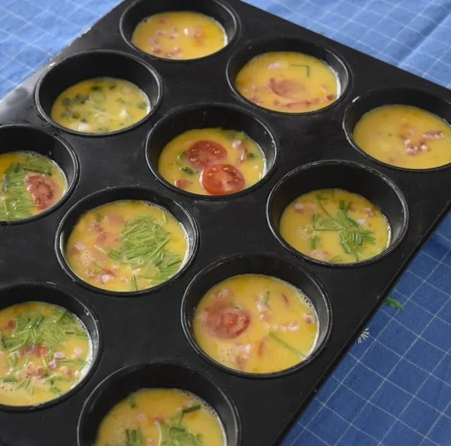 Kleine Omelette im Muffinblech, ideal für ein schnelles Frühstück
