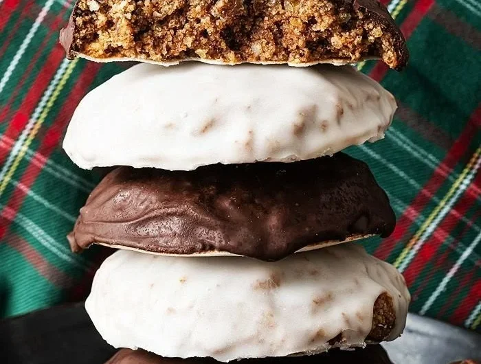 Original Nürnberger Elisenlebkuchen, saftig und lecker, ideal für die Weihnachtszeit.