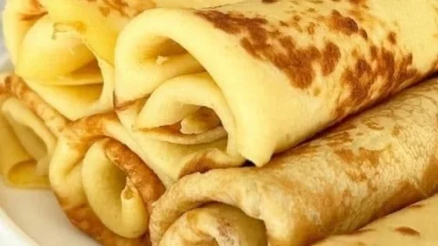 Schnelle und cremige Quark Pfannkuchen mit frischen Zutaten