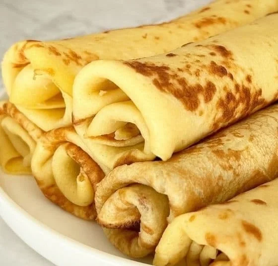 Schnelle und cremige Quark Pfannkuchen mit frischen Zutaten