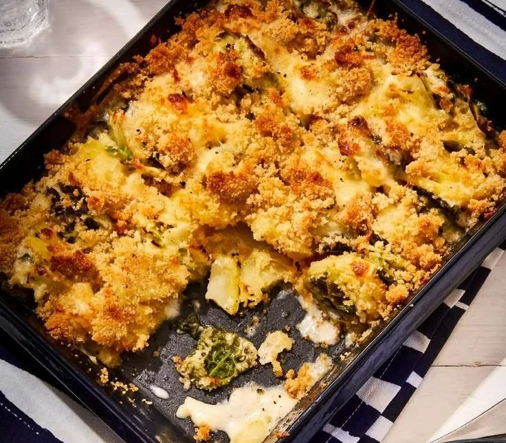 Cremiger Wirsing Kartoffel Auflauf aus frischem Gemüse und Kartoffeln
