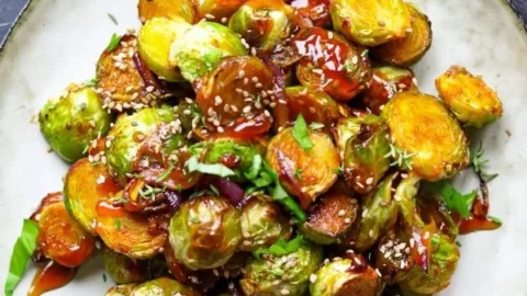Asiatisches Rosenkohl Rezept aus dem Ofen - vegetarisch und Low Carb