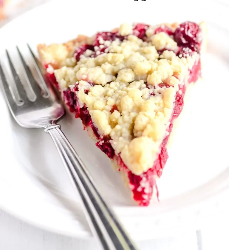 Cranberry Crumble Tart mit frischen Cranberries und knusprigem Topping