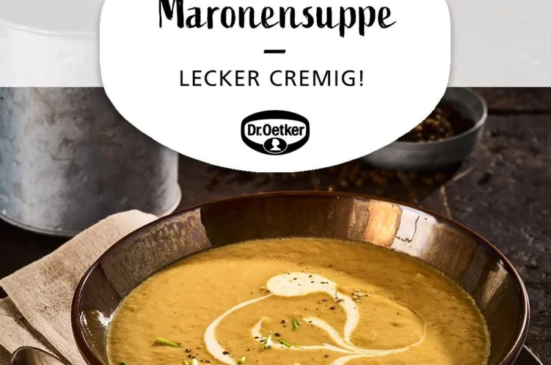 Cremige Maronensuppe in einer Schale, garniert mit frischen Kräutern