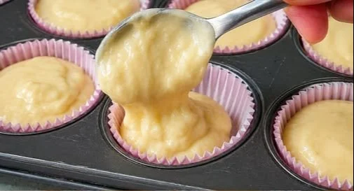Leckere Apfel Quark Muffins, schnell und einfach in fünf Minuten gebacken