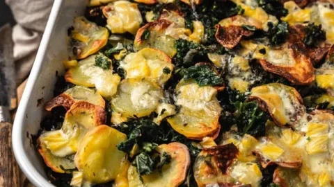 Kartoffel-Grünkohl-Auflauf mit Käse aus dem Rezept von Ina Isst.