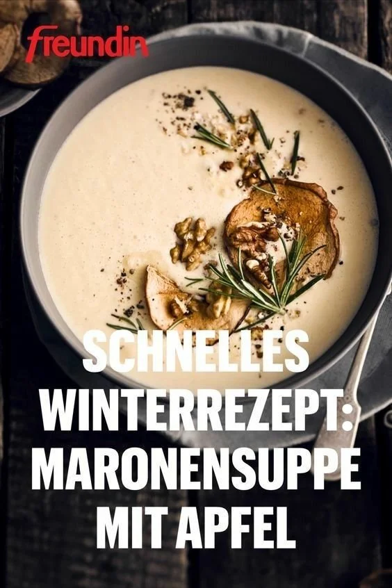 Vollmundige Maronensuppe mit Apfel in einer Schüssel, ideal für den Winter.