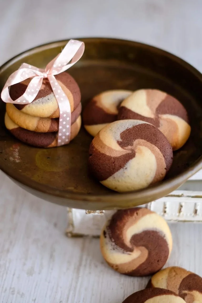 Leckere Nutella Cookies mit Vanille und Schokolade auf einem Teller