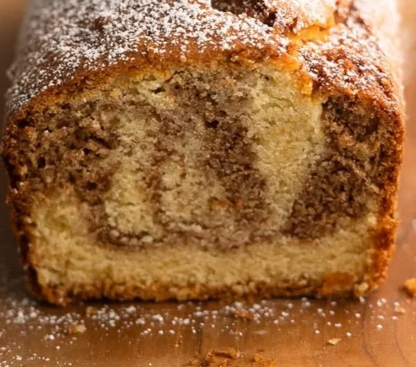 Saftiger Zimtkuchen einfach gemacht, köstlich und aromatisch.