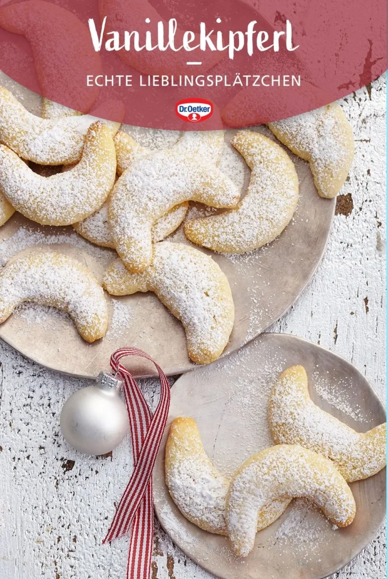 Leckere Vanillekipferl auf einem Teller, ideal für die Weihnachtszeit