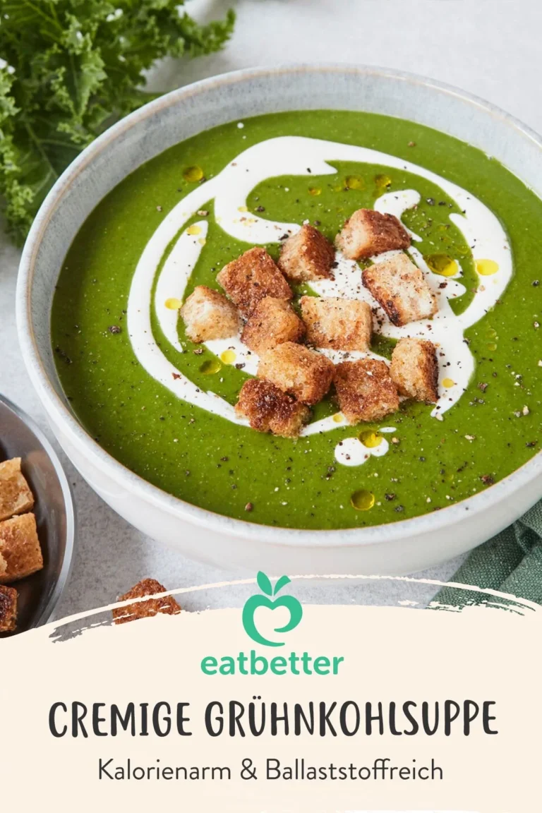 Winterliche Grünkohlsuppe mit frischem Grünkohl und würzigen Zutaten